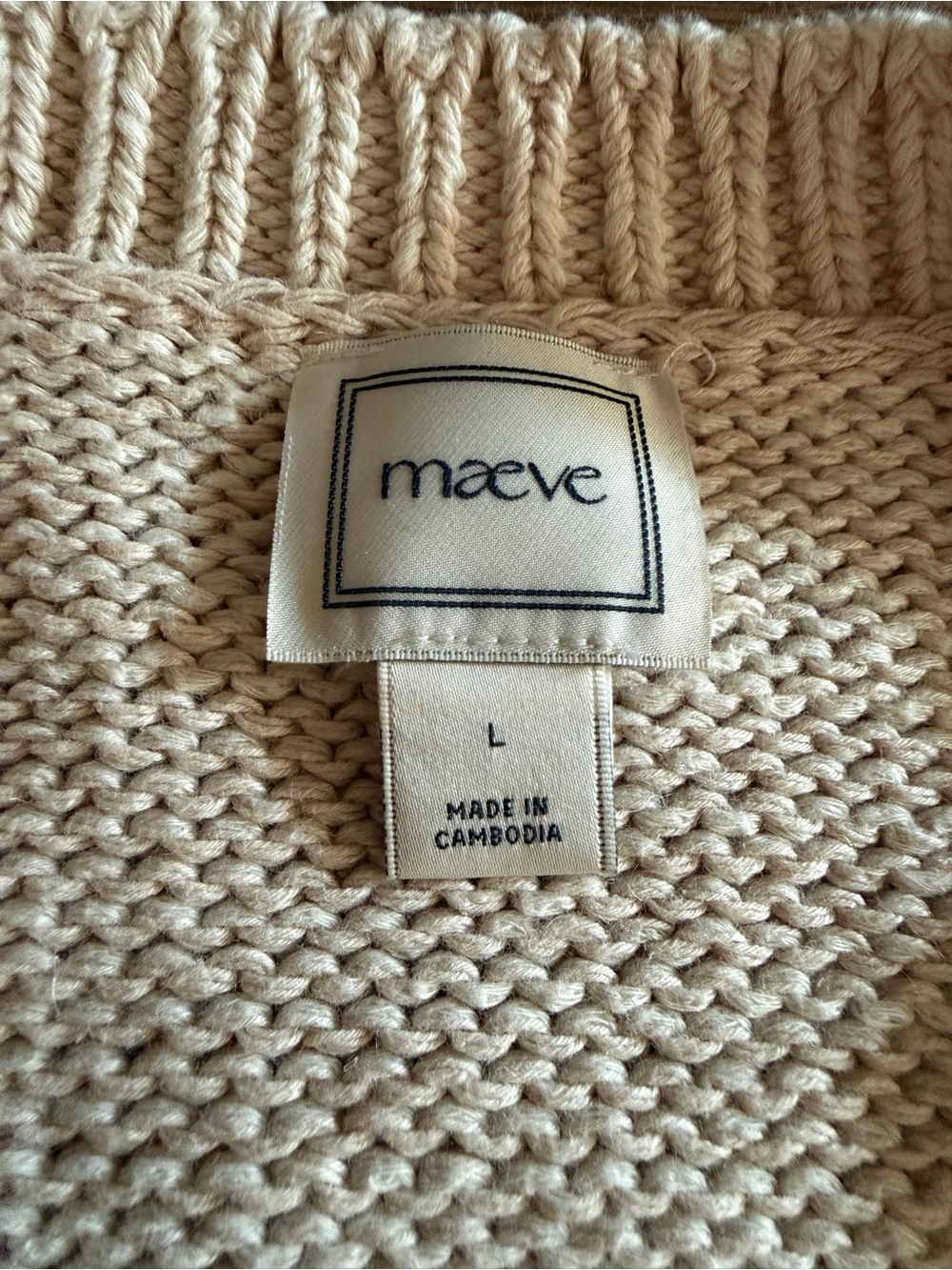 NWT Maeve Short-Sleeve Crew-Neck Veggie Motif Graphic Sweater - Red Apple - L - Picture 8 of 8